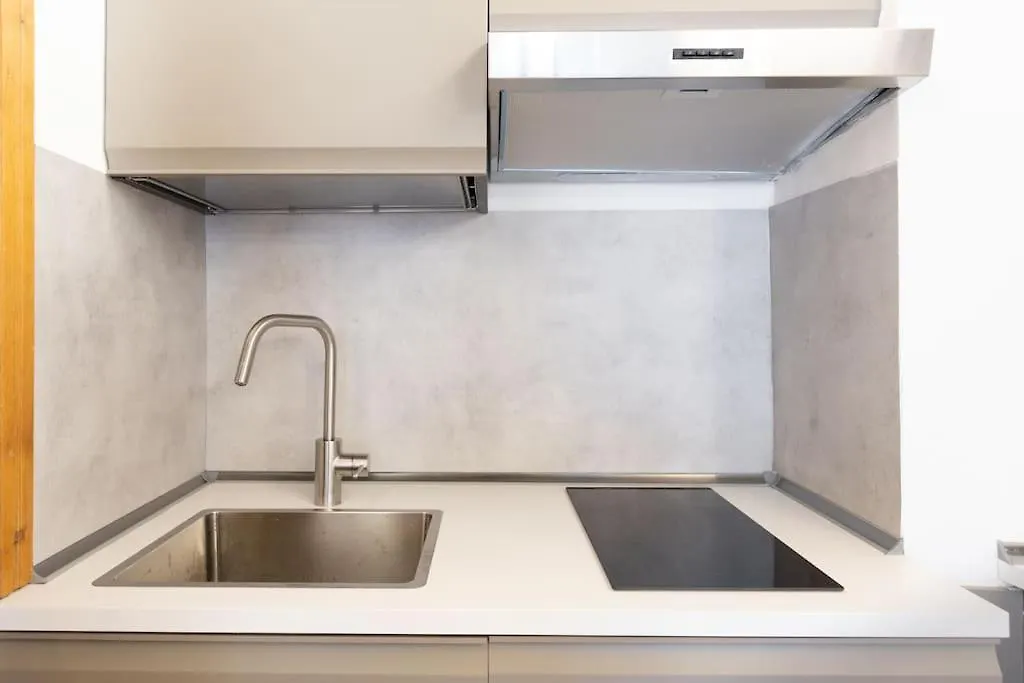Apartment Historic Domus -100 Mt From The Colosseum And 1 Min Metro